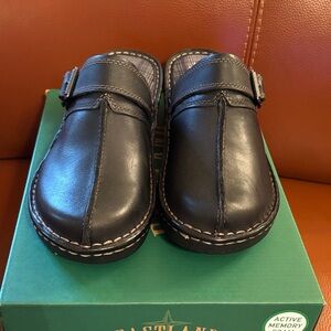 Eastland Black Leather Mules